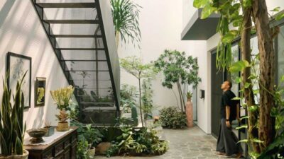 7 Desain Taman Indoor yang Estetis, Bikin Rumah Bersama Sebab Itu Adem!